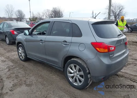 2015 Mitsubishi Outlander Sport Es z USA, uszkodzony, nr VIN 4A4AP3AU5FE057947